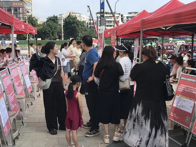 商圈聚人气，服务暖人心——瑞方人力助力晋阳街道解锁青年就业新场景 第2张